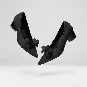 Vivaia Pointed-Toe Chunky Heels (Tracy Running Heels) Black Size 5